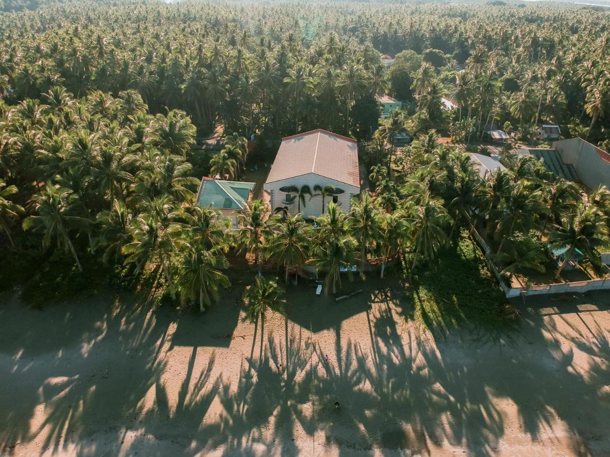 Отель La Playita Lalawigan Экстерьер фото