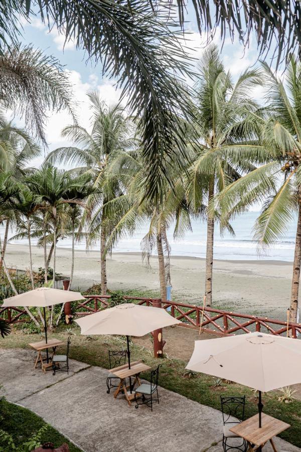 Отель La Playita Lalawigan Экстерьер фото